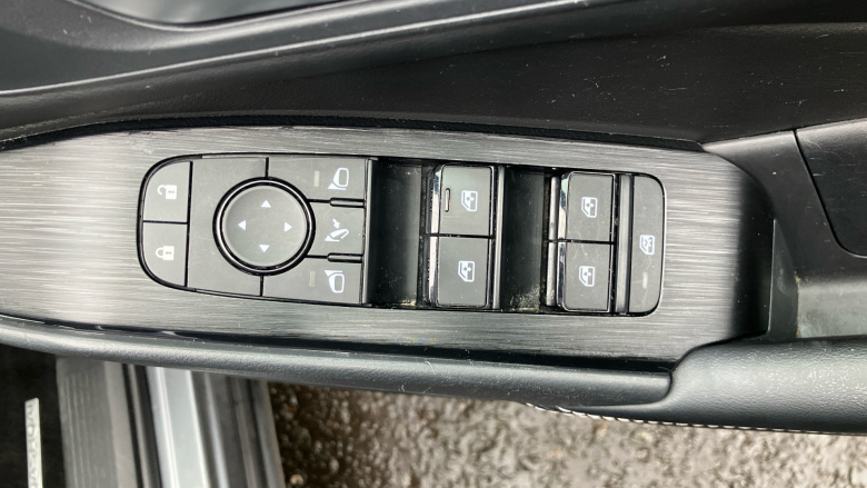 Nissan Qashqai 1.3 DiG-T MH Acenta Premium 5dr Petrol Hatchback